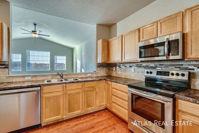 Building Photo - 708 Finch Dr