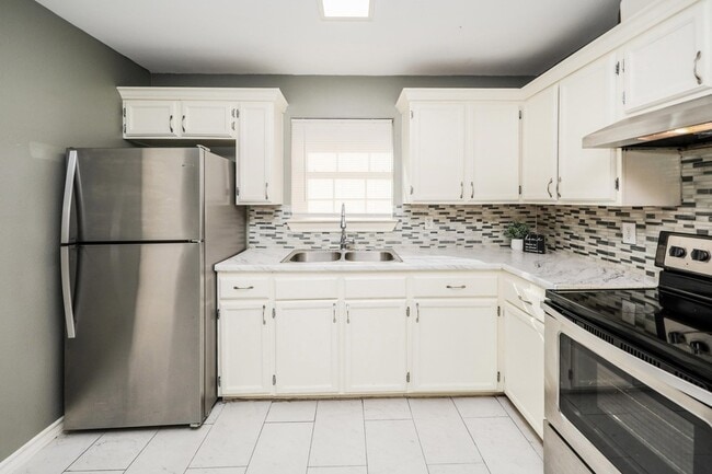 Building Photo - 205 W San Carlos St