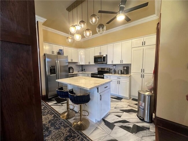 Building Photo - 5611 Rickert Dr