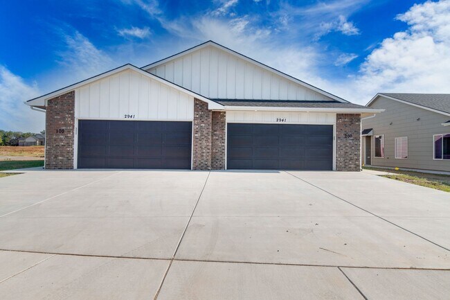 Building Photo - 2993 S Maize Ct