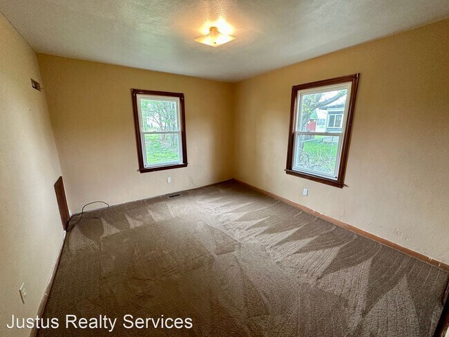 Building Photo - 3 br, 1 bath House - 840 E Roosevelt