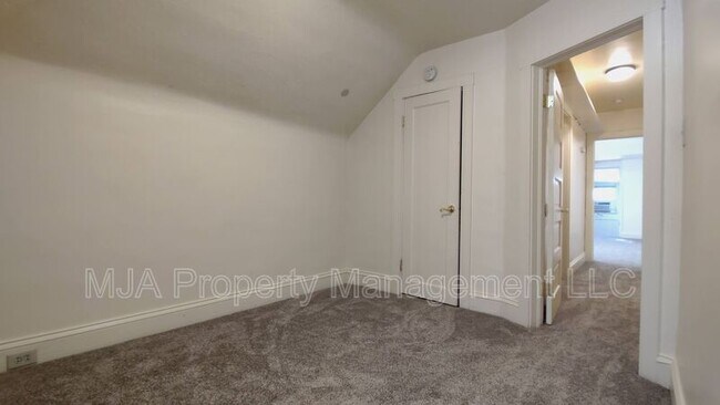 Building Photo - 2172 S 800 E