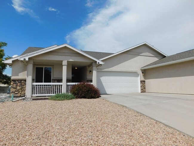 Primary Photo - Nice Duplex in Established Neighborhood
