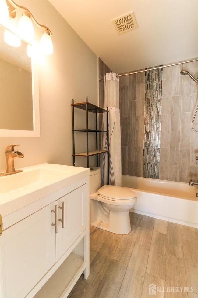 Building Photo - 455 Hawthorne Pl