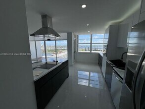 Building Photo - 2 bedroom in Aventura FL 33160