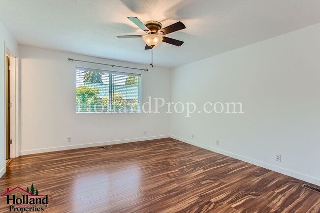 Building Photo - Charming & Spacious 3-Bed, 2-Bath Home in Peaceful North Plains!