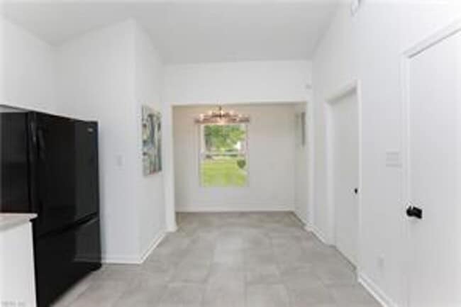 Building Photo - 4 BED/3 BATH LOCATED IN A WATERFRONT COMMU...