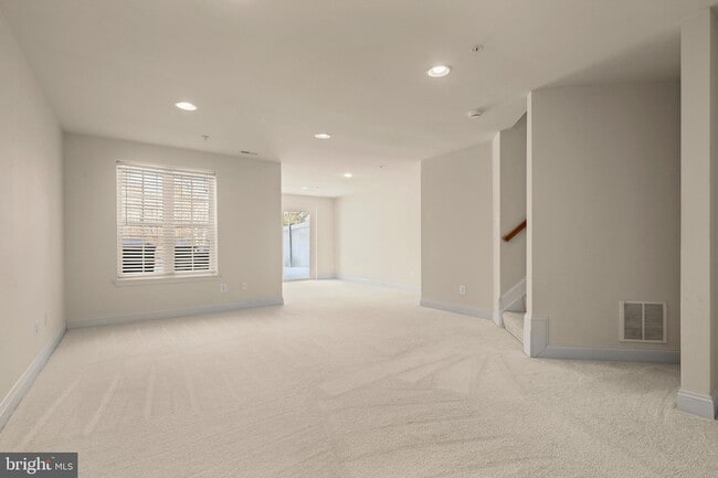 Building Photo - 618 Berwick Ct