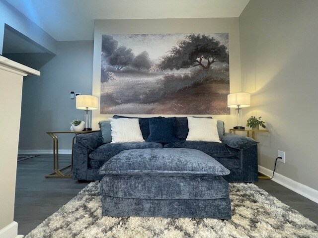 Building Photo - 2000 Walker Ave