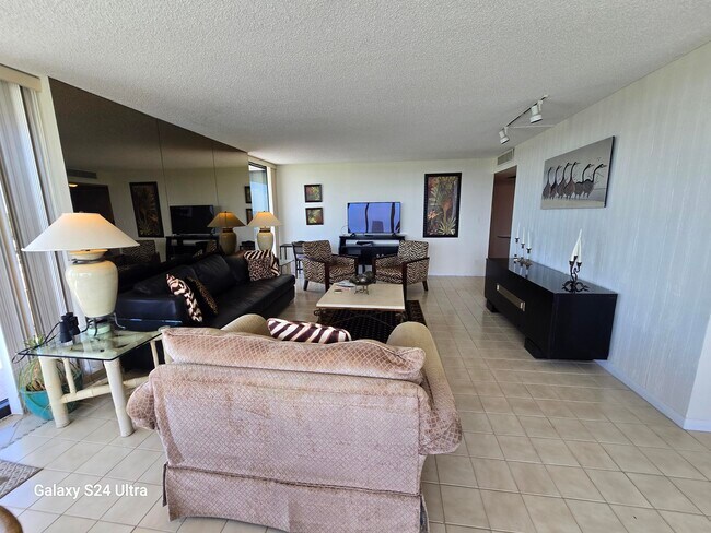 Building Photo - 5510 N Ocean Dr