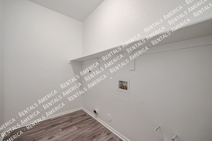 Building Photo - 263 N Kimberlee Way