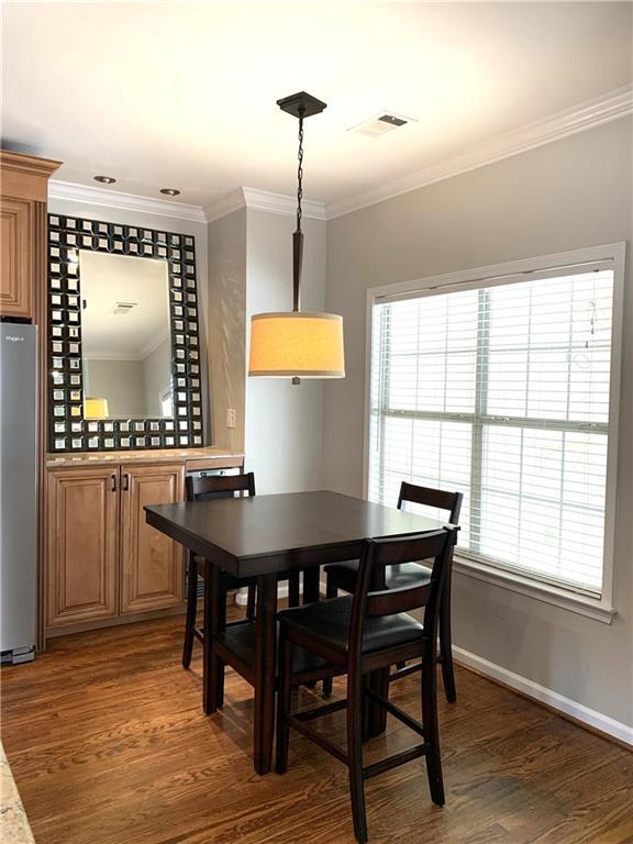 Building Photo - 2020 Chelton Way SE