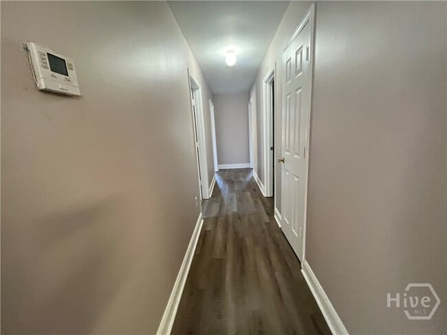 Building Photo - 100 Fair Oaks Dr