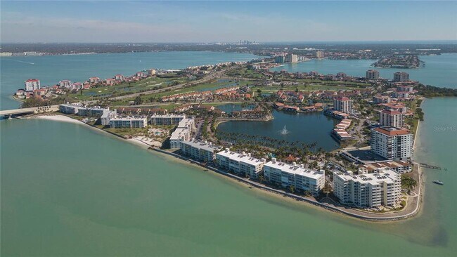 Building Photo - 6080 Bahia Del Mar Cir N