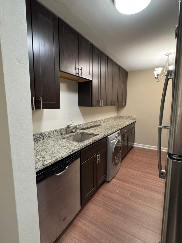 Building Photo - 2260 N Summit Ave