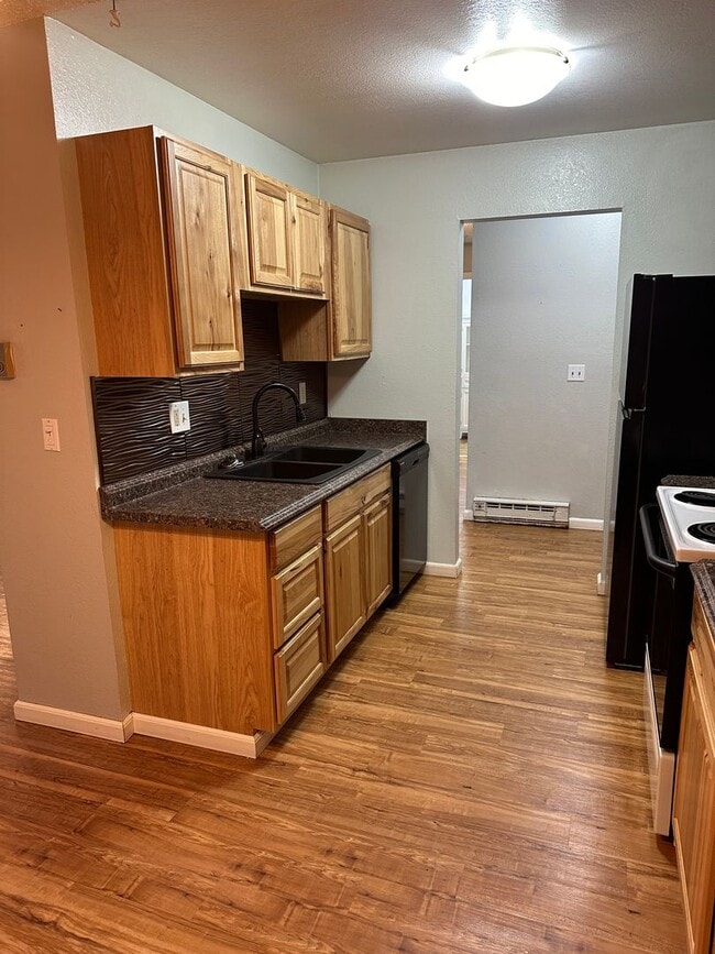 Building Photo - 1 BR/1 B near shopping center, UMED, and the Military base JBER.