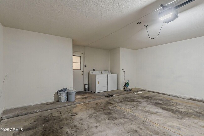 Building Photo - 2325 S El Marino