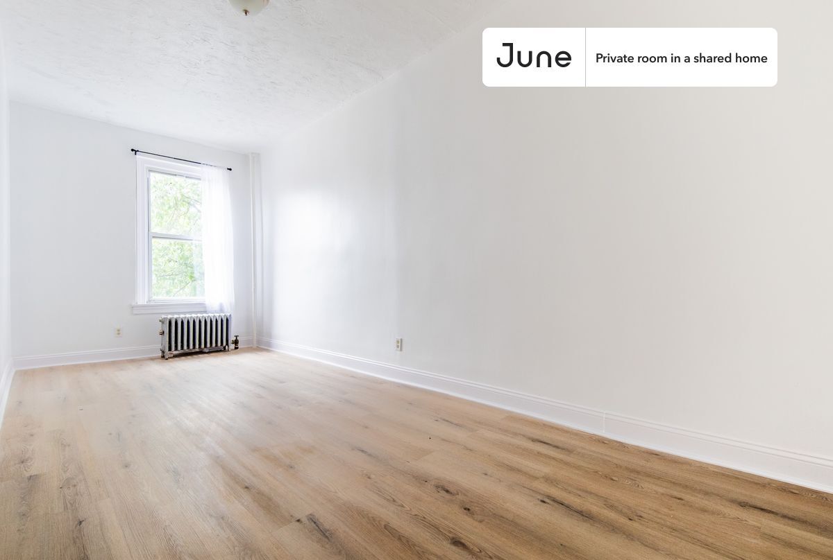 Building Photo - Private bedroom in 4 bed/1 bath Home