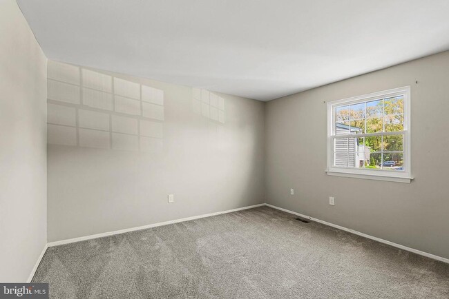 Building Photo - 468 Cornell Ct