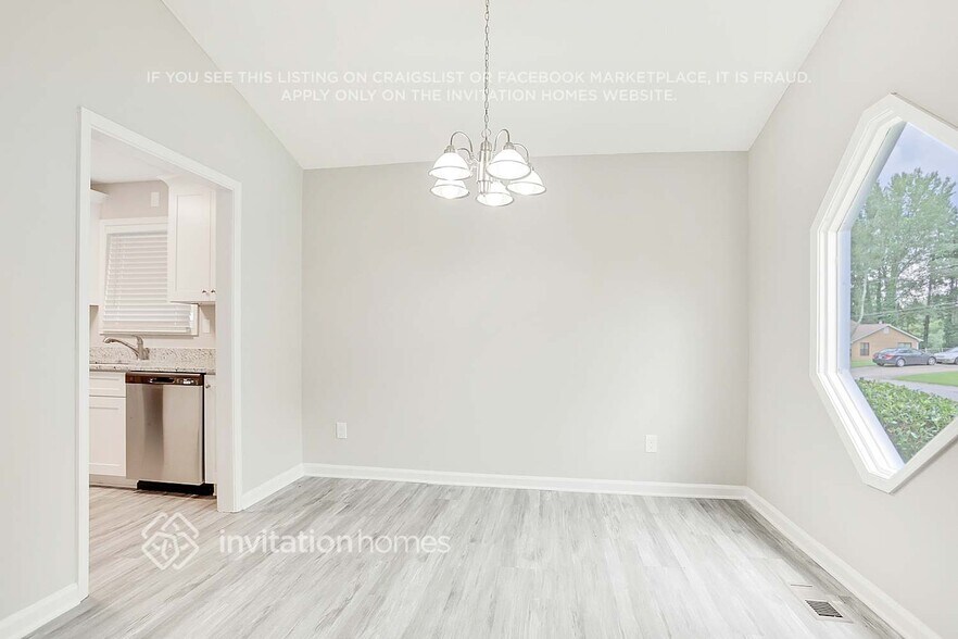 Building Photo - 3442 Mustang Dr