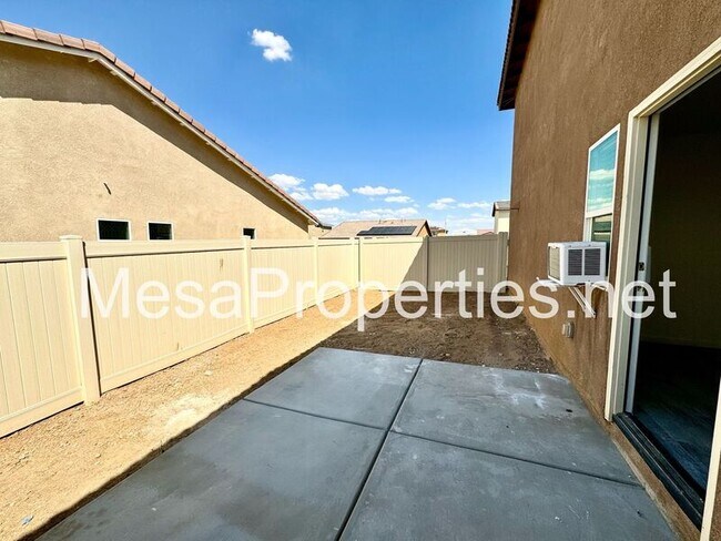 Building Photo - 14173 Mustang Cir