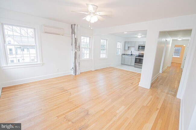 Building Photo - 308 N Division St