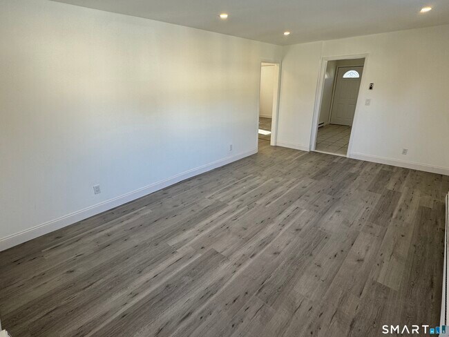 Building Photo - 1 Reynolds Ave