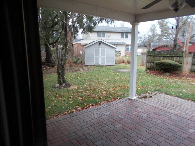 Building Photo - Welcome to this Stunning and Expansive 3 Bedroom, 2 1/2 Bath Home in the Desirable Oak Park Area ...