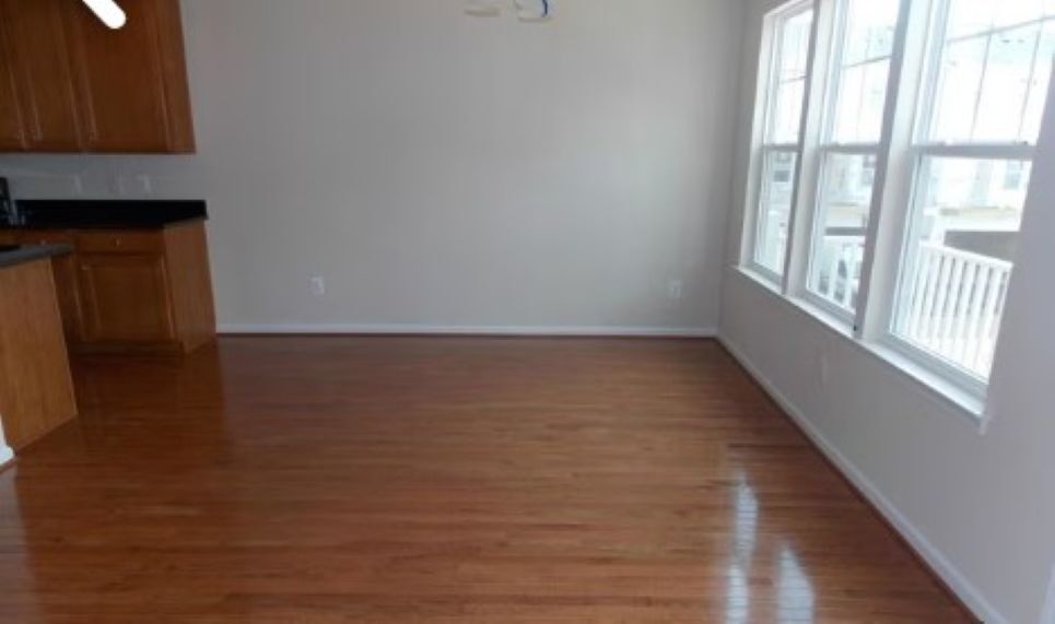 Building Photo - 44041 Eastgate View Dr
