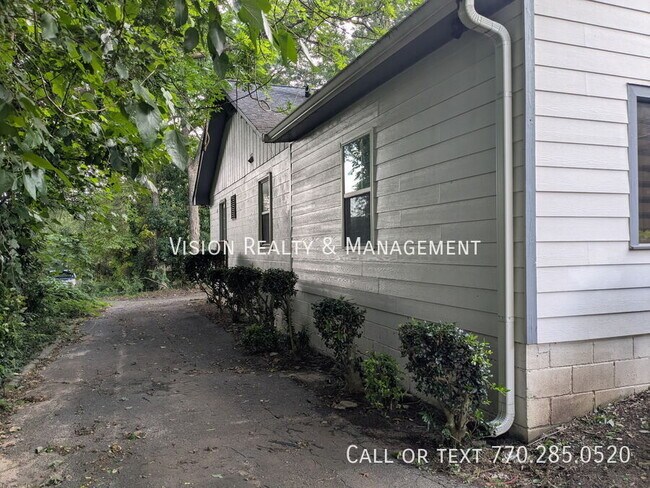 Building Photo - 1662 Ware Ave