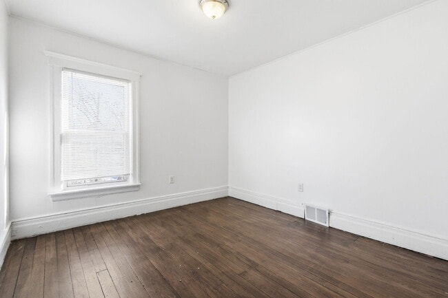 Building Photo - 550 Mt Vernon St