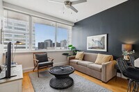 Building Photo - 925 Common St