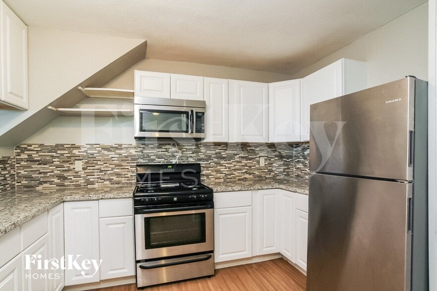 Building Photo - 5406 Carousel Cir