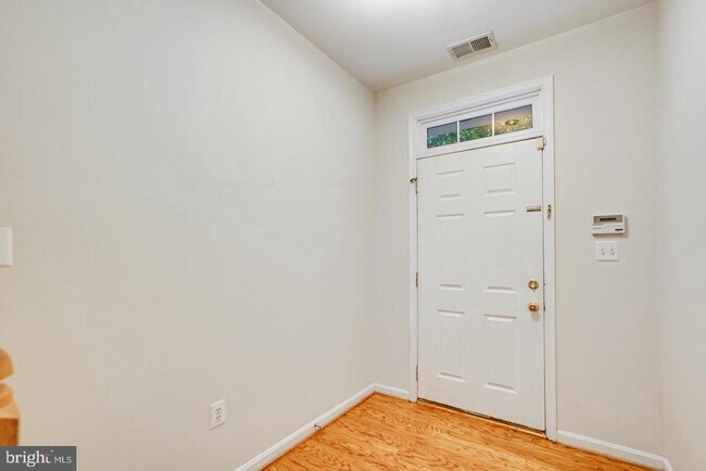 Building Photo - 6490 Tayack Pl