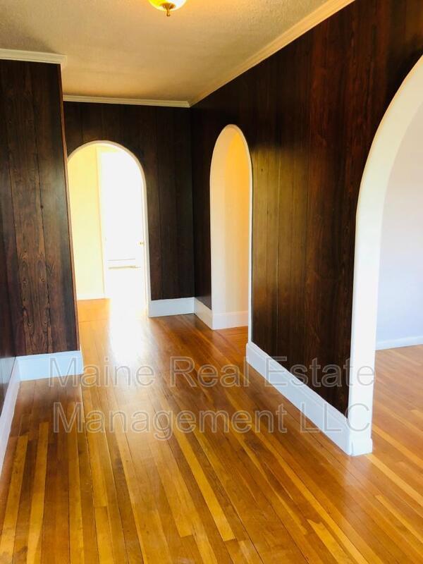 Building Photo - 1121 Stillwater Ave