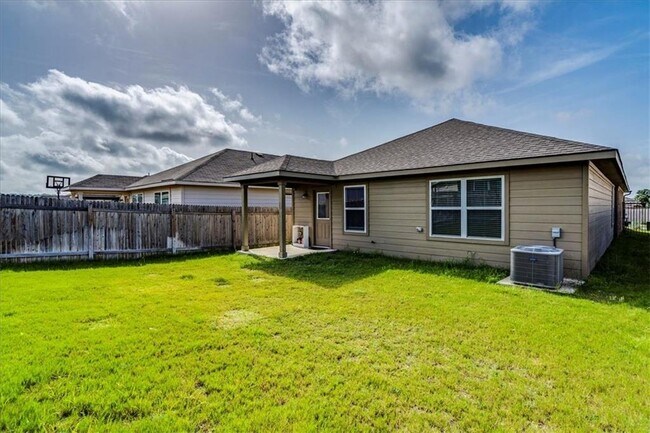 Building Photo - 617 Callahan Ln