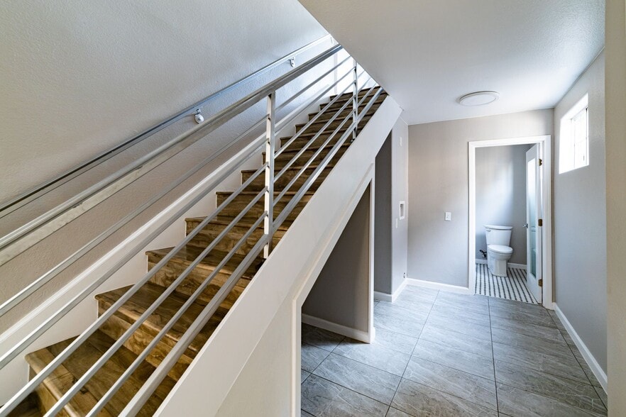 Building Photo - 1334 Lee Ave