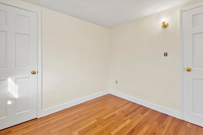 Building Photo - 72 Cambridge Rd