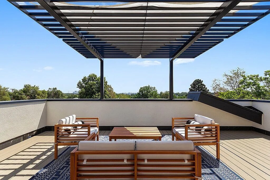 Third bedroom deck - 963 Tennyson St