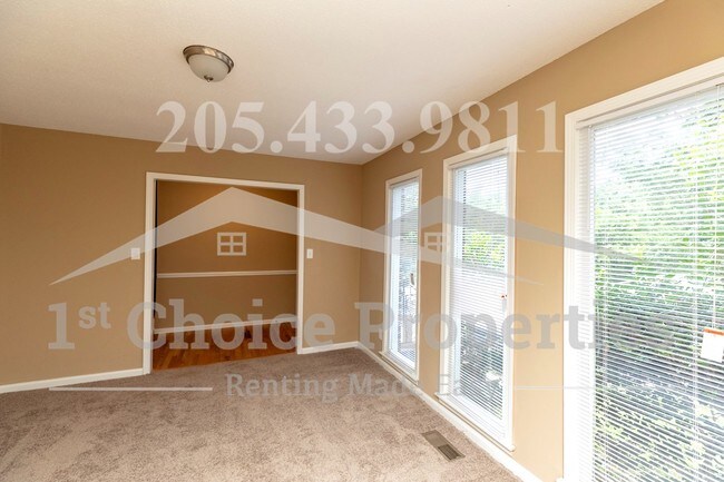 Building Photo - 1620 5th Pl NW