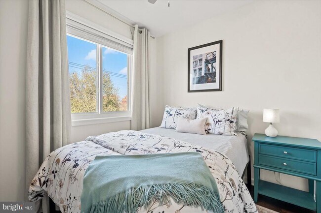 Building Photo - 134 35th St NE