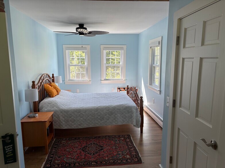Second floor bedroom - 66 Stagecoach Rd