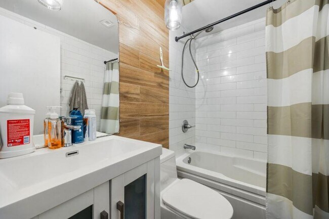 Building Photo - 1 bedroom in BROOKLYN NY 11222