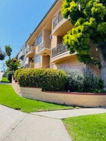 Building Photo - 10961 Palms Blvd