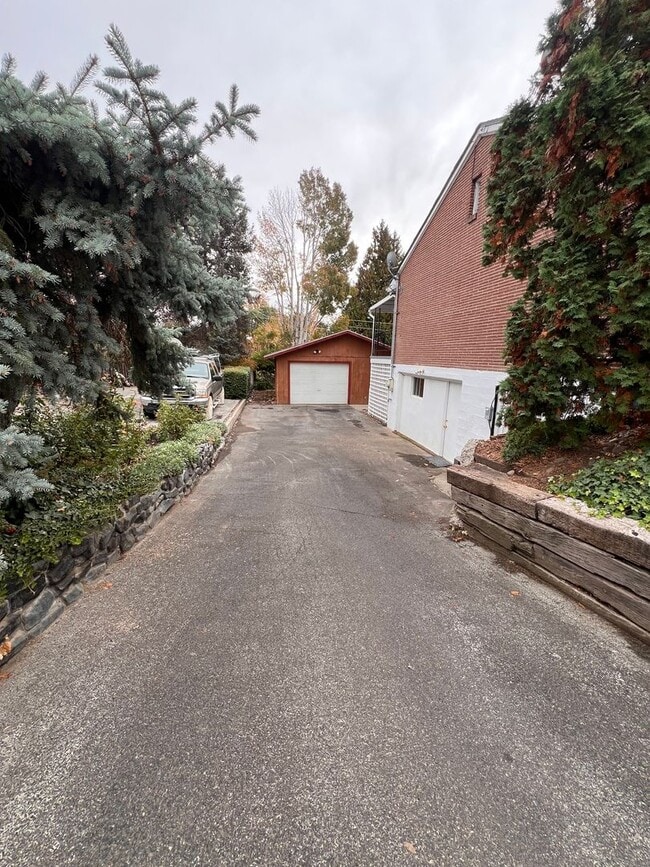 Building Photo - Non-Refundable & Security Deposit Total: $...