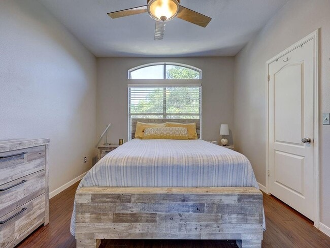 Building Photo - 6000 Shepherd Mountain Cove