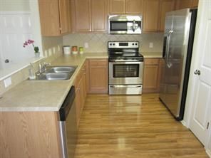 Building Photo - 504 Rolling Oak Dr