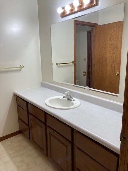 Building Photo - 4007 Central Ave