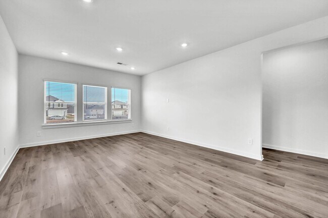 Building Photo - 2364 Woodmeadow Dr