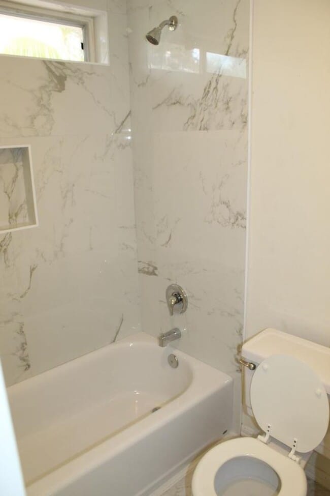 Building Photo - 3Bed/2Bath in Rancho Del Oro~ Ave Sevilla